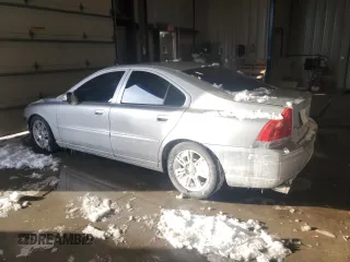 2007 Volvo S60 2.5L Turbo with VIN YV1RH592872641925, listed as a Copart auction lot 45891585 with 153,507 mi miles and Non Repairable. Bid and sale history available at carsss.com. Image 2.