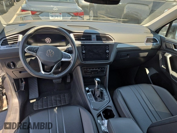 2024 Volkswagen Tiguan SE with VIN 3VV3B7AX1RM108036, listed as a IAAI auction lot 42796415 with 37,805 mi miles and . Bid and sale history available at DreamBid. Image 13.