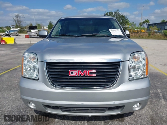 2014 GMC Yukon XL SLT with VIN 1GKS1KE04ER239326, listed as a IAAI auction lot 42095373 with 96,123 mi miles. Bid and sale history available at carsss.com. Image 6.