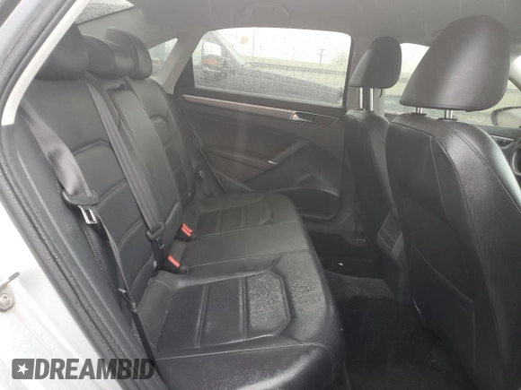 2018 Volkswagen Passat S z VIN 1VWAA7A31JC030768, wystawiony jako Copart lot #57269045 z przebiegiem 88 287 mil mil oraz Szkoda całkowita • Salvage title. Historia ofert i sprzedaży dostępna na DreamBid. Obrazek 10.