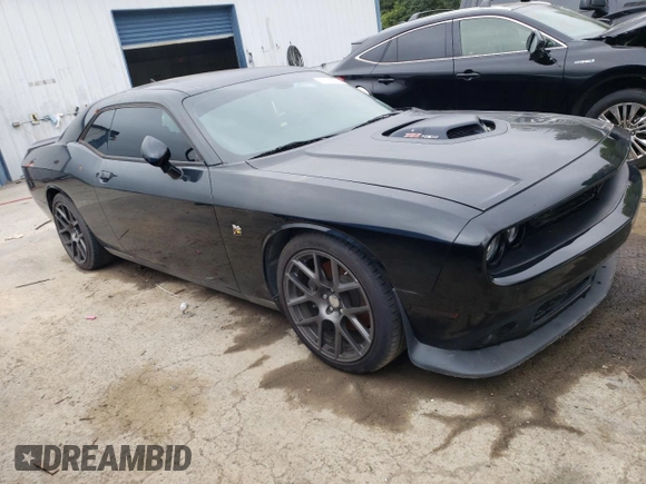 2016 Dodge Challenger R/T Scat Pack z VIN 2C3CDZFJ9GH240583, wystawiony jako Copart lot #62842583 z przebiegiem 73 369 mil mil oraz Tytuł czysty. Historia ofert i sprzedaży dostępna na DreamBid. Obrazek 4.