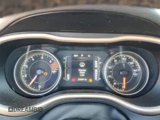 2016 Jeep Cherokee Latitude z VIN 1C4PJMCB4GW375624, wystawiony jako Copart lot #55562415 z przebiegiem 218 437 mil mil oraz Szkoda całkowita • Salvage title. Historia ofert i sprzedaży dostępna na DreamBid. Obrazek 9.