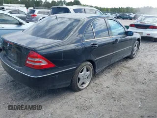 2006 Mercedes-Benz C 230 Sport с VIN WDBRF52H86F756007, выставлен на аукционе IAAI как лот 42127047 с пробегом Не указан миль и . История ставок и продаж доступна на DreamBid. Изображение 4.
