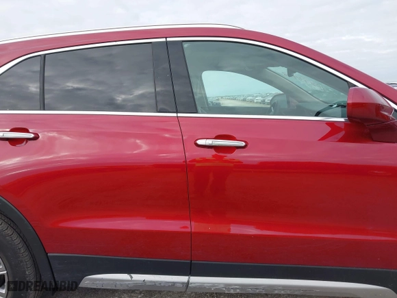 2020 Cadillac XT4 FWD Premium Luxury with VIN 1GYFZCR48LF077119, listed as a IAAI auction lot 40893918 with 1 mi miles. Bid and sale history available at carsss.com. Image 13.