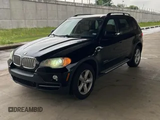 2009 BMW X5 35d z VIN 5UXFF03569LJ96648, wystawiony jako Copart lot #56781555 z przebiegiem 171 787 mil mil oraz Czysty tytuł • Clean title. Historia ofert i sprzedaży dostępna na DreamBid. Obrazek 2.