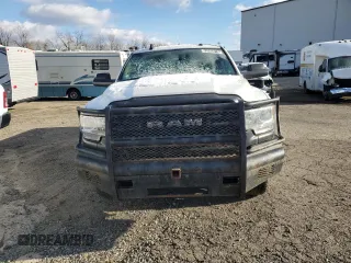 2019 Ram 2500 Tradesman with VIN 3C6UR5HJ0KG587582, listed as a Copart auction lot 83065074 with 114,984 mi miles and Clean title. Bid and sale history available at DreamBid. Image 5.