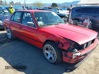 1989 BMW 3 Series 325i z VIN WBAAD230XK8847917, wystawiony jako IAAI lot #41783562 z przebiegiem 196 122 mil mil oraz . Historia ofert i sprzedaży dostępna na DreamBid. Obrazek 1.