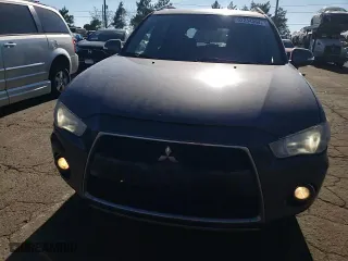 2010 Mitsubishi Outlander XLS with VIN JA4JT4AX7AZ005377, listed as a Copart auction lot 82234564 with 250,831 mi miles and Salvage Title. Bid and sale history available at carsss.com. Image 11.