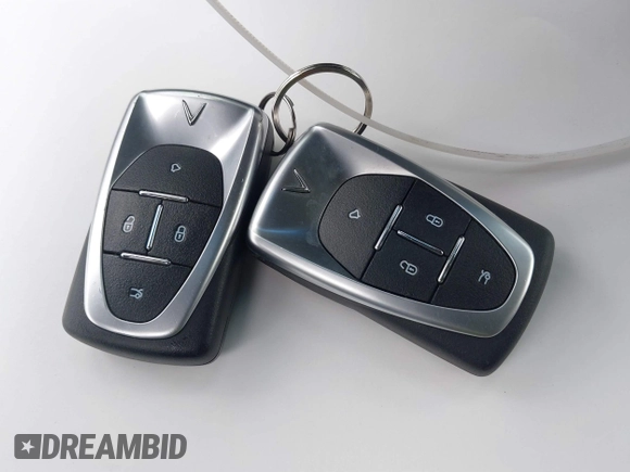 2023 VinFast VF 8 Eco с VIN RLLV1AEB6PH002615, выставлен на аукционе IAAI как лот 40965779 с пробегом 12 872 миль миль и . История ставок и продаж доступна на DreamBid. Изображение 11.