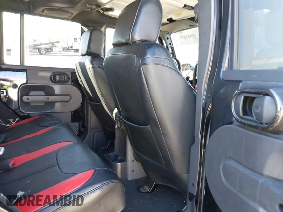 2008 Jeep Wrangler Unlimited X с VIN 1J4GA39178L652983, выставлен на аукционе IAAI как лот 40803698 с пробегом 114 012 миль миль и . История ставок и продаж доступна на DreamBid. Изображение 8.