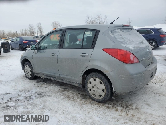 2010 Nissan Versa S z VIN 3N1BC1CP2AL403483, wystawiony jako Copart lot #46394465 z przebiegiem 270 270 mil mil oraz Szkoda całkowita • Salvage title. Historia ofert i sprzedaży dostępna na DreamBid. Obrazek 2.