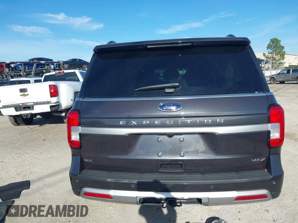 2024 Ford Expedition Max XLT with VIN 1FMJK1H8XREA66663, listed as a IAAI auction lot 41433111 with 3,196 mi miles and . Bid and sale history available at DreamBid. Image 17.
