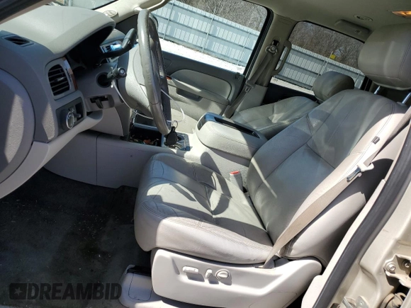 2013 Chevrolet Tahoe LT z VIN 1GNSCBE00DR361094, wystawiony jako Copart lot #48332975 z przebiegiem 177 534 mil mil oraz Szkoda całkowita • Salvage title. Historia ofert i sprzedaży dostępna na DreamBid. Obrazek 7.