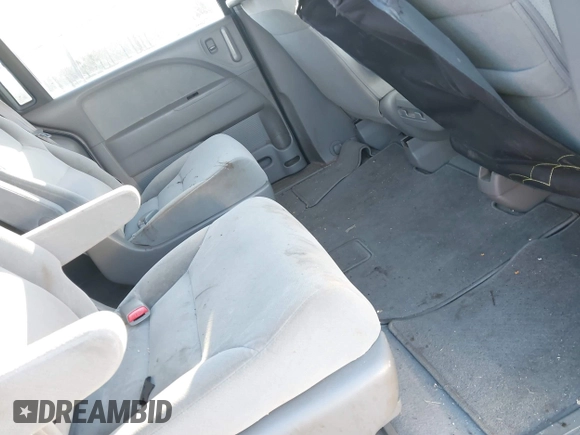 2010 Honda Odyssey LX with VIN 5FNRL3H28AB026712, listed as a IAAI auction lot 41281625 with 223,905 mi miles. Bid and sale history available at carsss.com. Image 8.