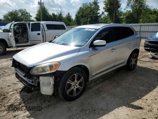 2014 Volvo XC60 R-Design Premier Plus z VIN YV4902DZ5E2516262, wystawiony jako Copart lot #57967335 z przebiegiem 123 313 mil mil oraz Szkody całkowita. Historia ofert i sprzedaży dostępna na DreamBid. Obrazek 1.