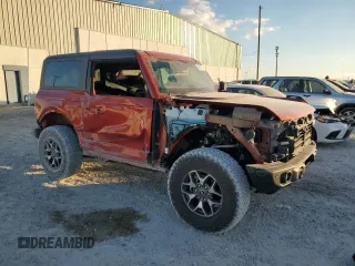 2023 Ford Bronco with VIN 1FMDE5CP0PLC17366, listed as a Copart auction lot 83611284 with 3,596 mi miles and Salvage title. Bid and sale history available at DreamBid. Image 4.