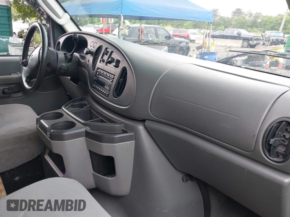 2008 Ford Econoline Passenger XL с VIN 1FBSS31L18DA81659, выставлен на аукционе IAAI как лот 42526267 с пробегом 193 114 миль миль и . История ставок и продаж доступна на DreamBid. Изображение 5.