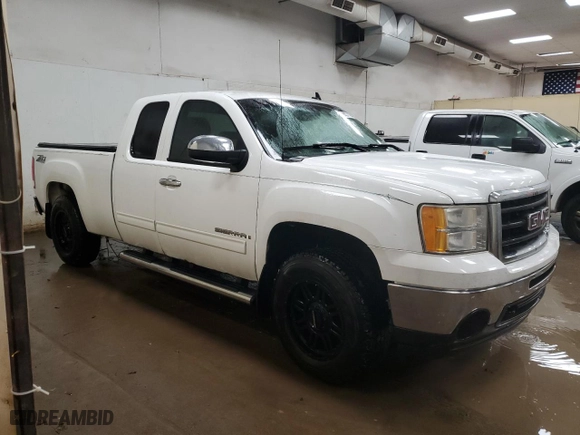 2007 GMC Sierra 1500 SLE1 with VIN 2GTEK19J571655786, listed as a Copart auction lot 86571374 with 213,112 mi miles and Clean Title. Bid and sale history available at carsss.com. Image 4.