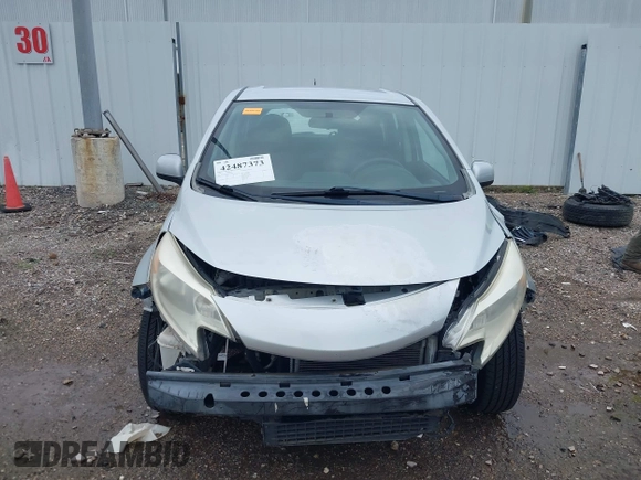 2014 Nissan Note S Plus z VIN 3N1CE2CPXEL432840, wystawiony jako IAAI lot #42487373 z przebiegiem 76 278 mil mil oraz . Historia ofert i sprzedaży dostępna na DreamBid. Obrazek 13.