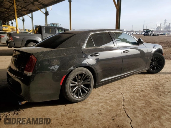 2017 Chrysler 300 Limited z VIN 2C3CCAAG9HH662337, wystawiony jako Copart lot #43659215 z przebiegiem 146 636 mil mil oraz Szkoda całkowita • Salvage title. Historia ofert i sprzedaży dostępna na DreamBid. Obrazek 3.