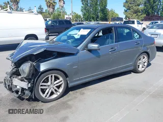 2012 Mercedes-Benz C 250 Sport с VIN WDDGF4HB2CA680837, выставлен на аукционе IAAI как лот 42385586 с пробегом 137 647 миль миль и . История ставок и продаж доступна на DreamBid. Изображение 2.