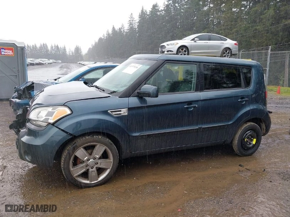2011 Kia Soul + with VIN KNDJT2A2XB7279023, listed as a IAAI auction lot 41979158 with 178,573 mi miles. Bid and sale history available at carsss.com. Image 15.