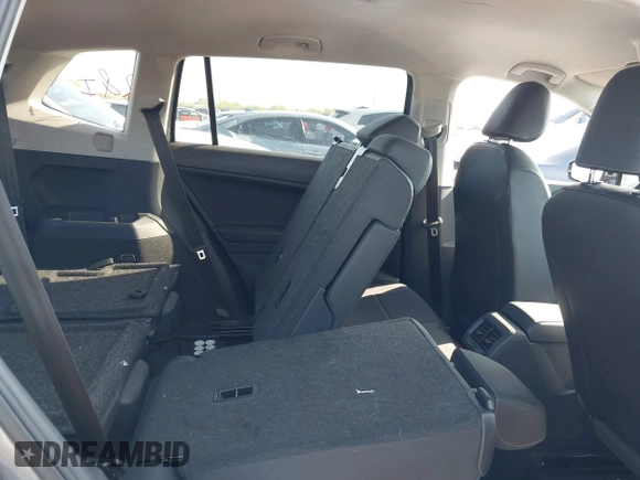 2020 Volkswagen Tiguan SE with VIN 3VV3B7AXXLM137641, listed as a IAAI auction lot 41830400 with 68,067 mi miles and . Bid and sale history available at DreamBid. Image 8.