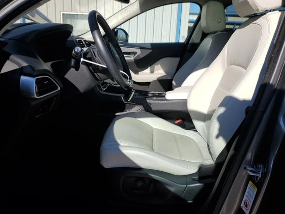 2017 Jaguar F-PACE 20d Prestige with VIN SADCK2BN1HA892569, listed as a Copart auction lot 87753235 with 34,695 mi miles and Salvage Title. Bid and sale history available at carsss.com. Image 7.