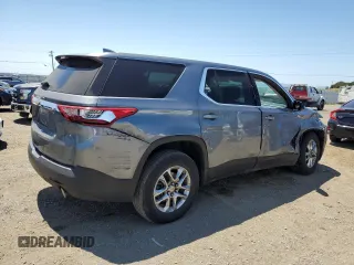 2020 Chevrolet Traverse LS z VIN 1GNERFKW8LJ292177, wystawiony jako Copart lot #56173015 z przebiegiem 67 821 mil mil oraz Szkoda całkowita • Salvage title. Historia ofert i sprzedaży dostępna na DreamBid. Obrazek 3.