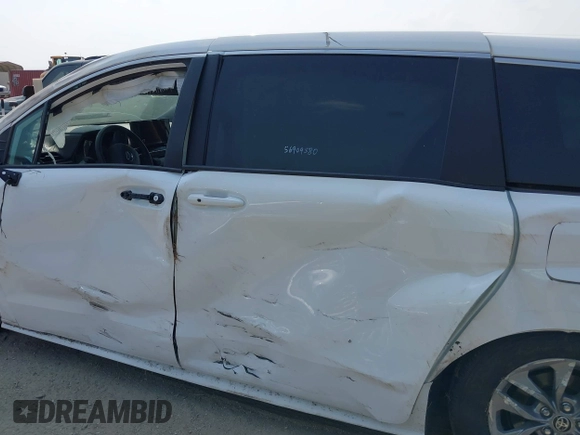 2025 Toyota Sienna LE z VIN 5TDKRKEC8SS245934, wystawiony jako IAAI lot #42274195 z przebiegiem 4 933 mil mil oraz . Historia ofert i sprzedaży dostępna na DreamBid. Obrazek 15.