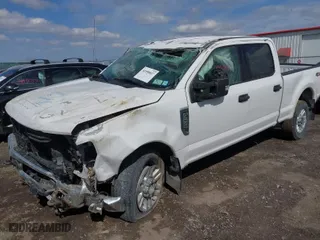 2017 Ford Super Duty F-250 SRW Lariat with VIN 1FT7W2B66HEC64879, listed as a IAAI auction lot 41950847 with 121,700 mi miles. Bid and sale history available at carsss.com. Image 2.
