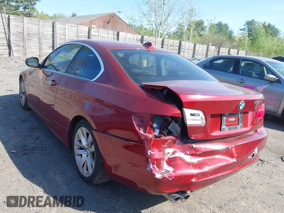 2011 BMW 3 Series 328i xDrive z VIN WBAKF3C57BE445659, wystawiony jako IAAI lot #42160531 z przebiegiem 100 686 mil mil oraz . Historia ofert i sprzedaży dostępna na DreamBid. Obrazek 3.