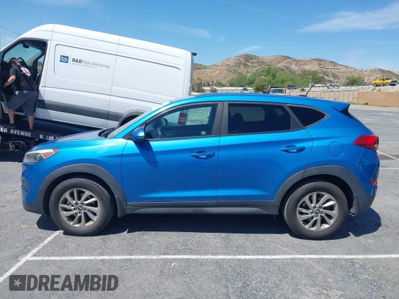 2017 Hyundai Tucson SE with VIN KM8J23A42HU423096, listed as a IAAI auction lot 42066638 with 197,618 mi miles. Bid and sale history available at carsss.com. Image 14.