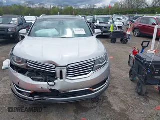 2016 Lincoln MKX Reserve with VIN 2LMPJ8LP8GBL84279, listed as a IAAI auction lot 41900294 with 70,958 mi miles. Bid and sale history available at carsss.com. Image 12.
