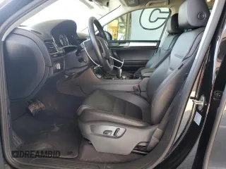 2013 Volkswagen Touareg Lux with VIN WVGEF9BPXDD001489, listed as a Copart auction lot 55898945 with 96,477 mi miles and Clean Title. Bid and sale history available at DreamBid. Image 7.