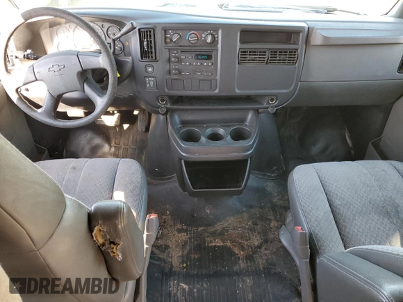 2004 Chevrolet Express Cargo Van with VIN 1GCFG15X841140041, listed as a Copart auction lot 41651635 with 171,503 mi miles and Salvage Title. Bid and sale history available at carsss.com. Image 8.
