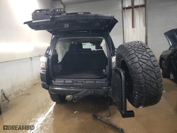 2020 Toyota 4Runner SR5 with VIN JTEBU5JR3L5815481, listed as a Copart auction lot 47582225 with 39,842 mi miles and Salvage Title. Bid and sale history available at carsss.com. Image 6.