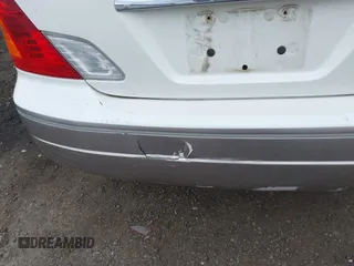 2000 Toyota Avalon XL z VIN 4T1BF28B9YU040456, wystawiony jako IAAI lot #42310333 z przebiegiem 201 596 mil mil oraz . Historia ofert i sprzedaży dostępna na DreamBid. Obrazek 13.