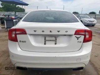 2015 Volvo S60 T5 Drive-E Platinum z VIN YV140MFD0F1305935, wystawiony jako Copart lot #60303795 z przebiegiem 191 119 mil mil oraz Czysty tytuł • Clean title. Historia ofert i sprzedaży dostępna na DreamBid. Obrazek 6.