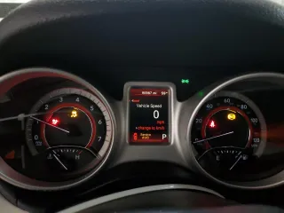 2018 Dodge Journey SXT z VIN 3C4PDDBG0JT391031, wystawiony jako Copart lot #57393085 z przebiegiem 95 987 mil mil oraz Szkoda całkowita • Salvage title. Historia ofert i sprzedaży dostępna na DreamBid. Obrazek 9.