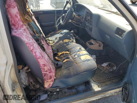 1989 Toyota Pickup с VIN JT4RN81R4K0003524, выставлен на аукционе Copart как лот 56073845 с пробегом 153 704 миль миль и Чистый • Clean title. История ставок и продаж доступна на DreamBid. Изображение 10.