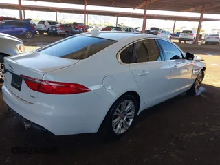 2017 Jaguar XF 35t Premium with VIN SAJBD4BV9HCY44515, listed as a IAAI auction lot 41852836 with 1 mi miles. Bid and sale history available at carsss.com. Image 4.