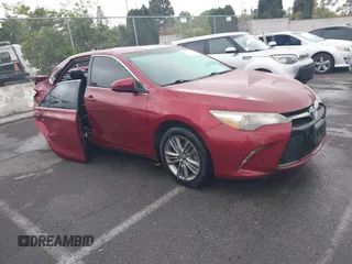 2015 Toyota Camry XLE z VIN 4T1BF1FK8FU915813, wystawiony jako IAAI lot #42182990 z przebiegiem 144 405 mil mil oraz . Historia ofert i sprzedaży dostępna na DreamBid. Obrazek 1.