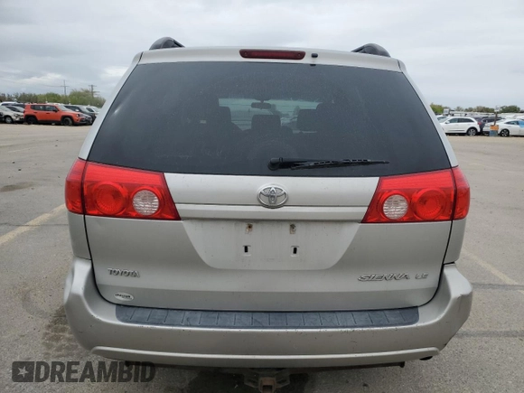 2008 Toyota Sienna CE z VIN 5TDZK23C08S204745, wystawiony jako Copart lot #55127115 z przebiegiem 241 118 mil mil oraz Szkoda całkowita • Salvage title. Historia ofert i sprzedaży dostępna na DreamBid. Obrazek 6.