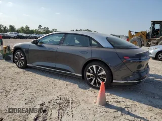 2023 Lucid Air Grand Touring z VIN 50EA1GBA6PA003159, wystawiony jako Copart lot #66084314 z przebiegiem Nie podano mil oraz Szkody całkowita. Historia ofert i sprzedaży dostępna na DreamBid. Obrazek 2.
