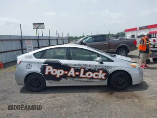 2013 Toyota Prius One z VIN JTDKN3DU3D5704663, wystawiony jako IAAI lot #42270987 z przebiegiem 169 353 mil mil oraz . Historia ofert i sprzedaży dostępna na DreamBid. Obrazek 13.