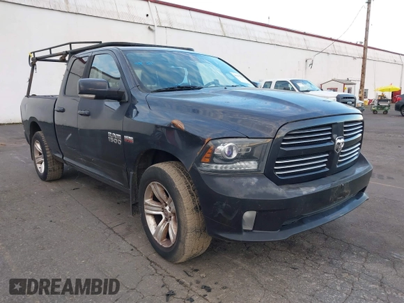 2013 Ram 1500 Sport z VIN 1C6RR7HT2DS675709, wystawiony jako IAAI lot #41272293 z przebiegiem 153 006 mil mil oraz . Historia ofert i sprzedaży dostępna na DreamBid. Obrazek 1.