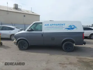 2004 Chevrolet Astro Cargo Van with VIN 1GCDM19X74B109660, listed as a IAAI auction lot 41616125 with 228,646 mi miles. Bid and sale history available at carsss.com. Image 15.