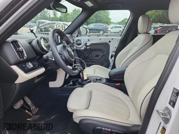 2019 MINI Countryman Cooper S с VIN WMZYT5C59K3G94318, выставлен на аукционе Copart как лот 64745385 с пробегом 38 342 миль миль и Списание • Salvage title. История ставок и продаж доступна на DreamBid. Изображение 7.