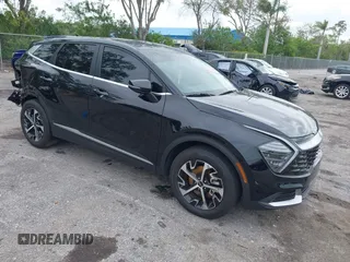 2024 Kia Sportage EX with VIN 5XYK33DFXRG227090, listed as a IAAI auction lot 42442470 with 8,429 mi miles and . Bid and sale history available at DreamBid. Image 1.